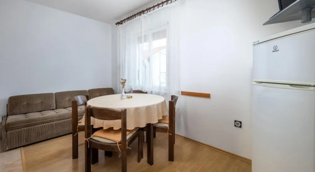 Awesome Apartment in Jadranovo With 2 Bedrooms