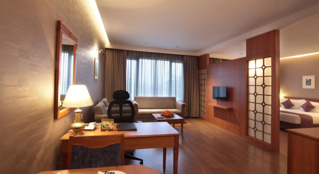Люкс Luxury Monsoon Empress Kochi