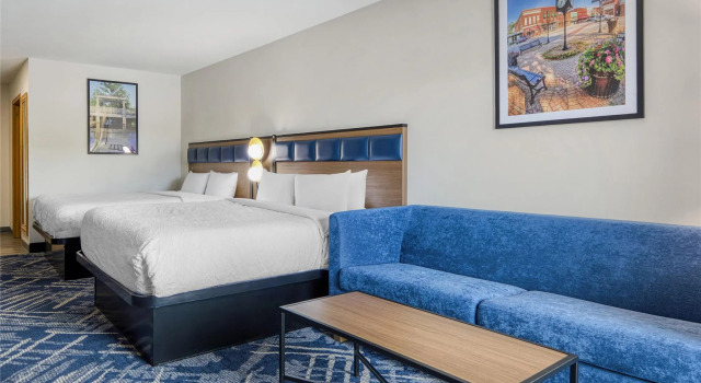 Четырёхместный номер Standard с видом на озеро Best Western Indian Oak
