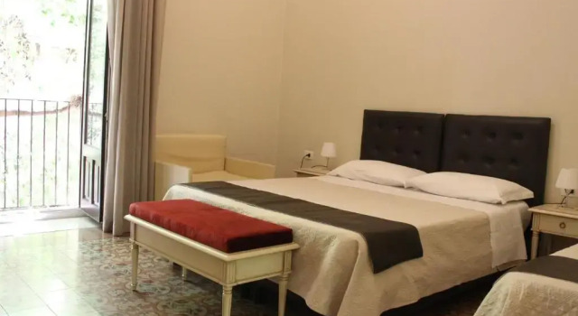 Трёхместный номер Comfort Umberto House Catania