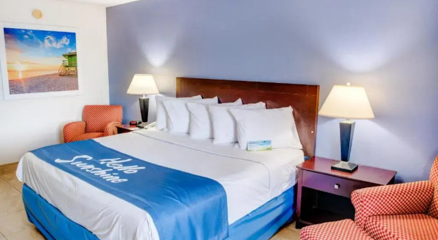 Номер Standard Days Inn by Wyndham St. Petersburg / Tampa Bay Area