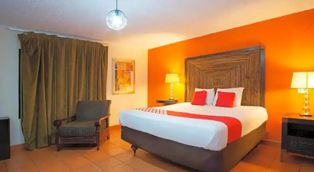 Номер Deluxe OYO Hotel Hacienda Don Luis