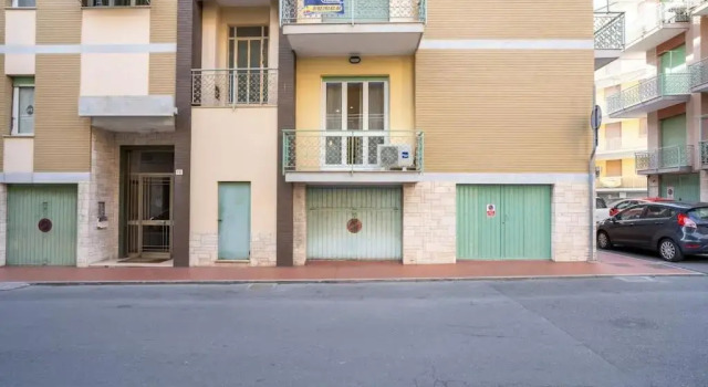 [Liguria - 5 stelle] a due passi dal mare