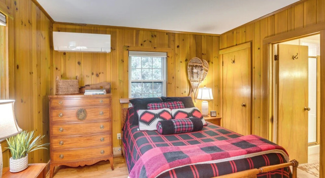 Коттедж Well-appointed Boone Home w/ Hot Tub + Gas Grill