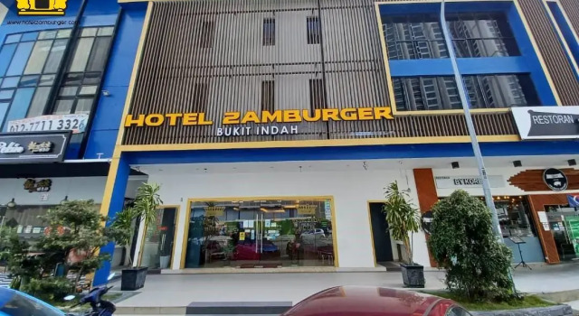 Кровать в общем номере Princeton Hotel