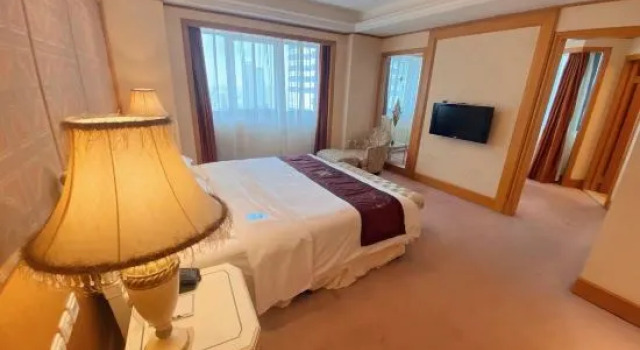 Люкс с 3 комнатами Golden Ocean Hotel