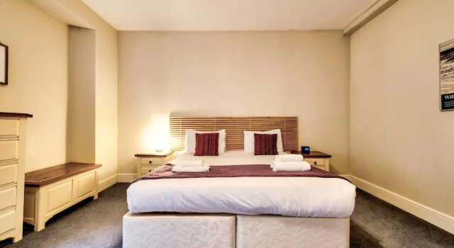 JOIVY Perfect Location! - Stylish & Cosy Rose St Apt, Забронировать Отель Эдинбург Midlothian, рядом с Национальный музей Шотландии