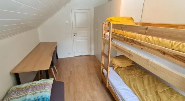 Cheerful 4-bedroom home with fireplace, 1,5km from Flåm center, Забронировать Отель Эурланн Согне-фьорд