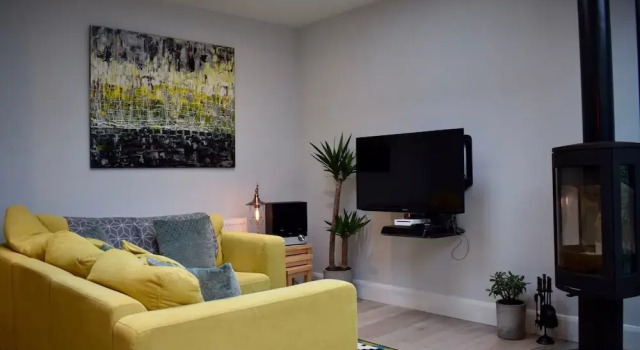 3 Bedroom Townhouse in Dublin 4 Sleeps 6, Забронировать Дом для отпуска Коттеджи Дублина, рядом с Стадион для собачьих бегов Шелбурн-парк, Коттедж