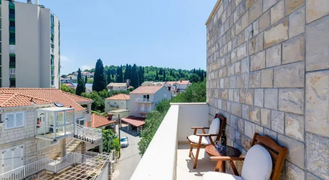 Студия с балконом и с видом на город Apartments & Rooms V&M