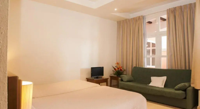 Двухместный номер Standard Lloyds Beach Club