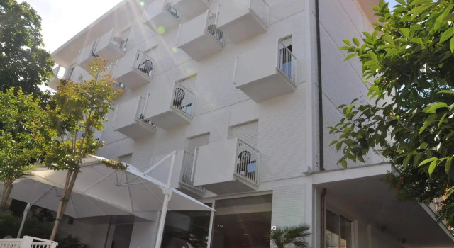 Hotel Consul - Family Hotel, Забронировать Отель Отели Риччоне с парковкой, Парковка