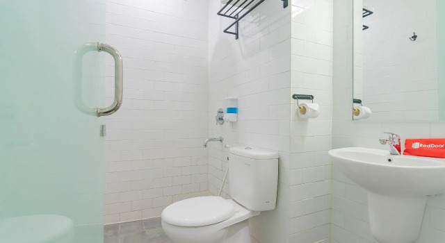 Suite RedDoorz Premium @ Hotel Hebat