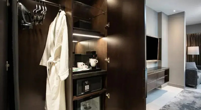 Номер Classic The Row Hotel at Assembly Row, Autograph Collection