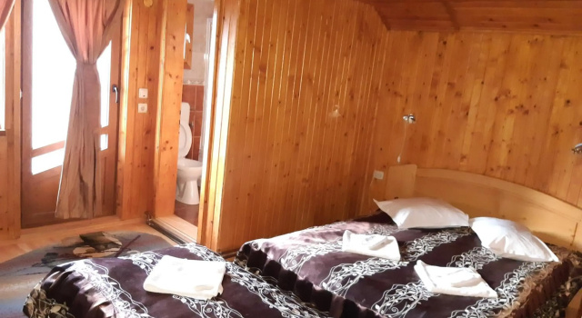 Pensiunea Dealul Frumos, Rezerwuj Hotel Hotele w Prahova Valley z parkingiem, Parking