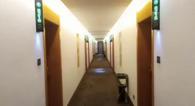 GreenTree Inn Longnan Wudu Fubao, Varaa Hotelli Longnan 