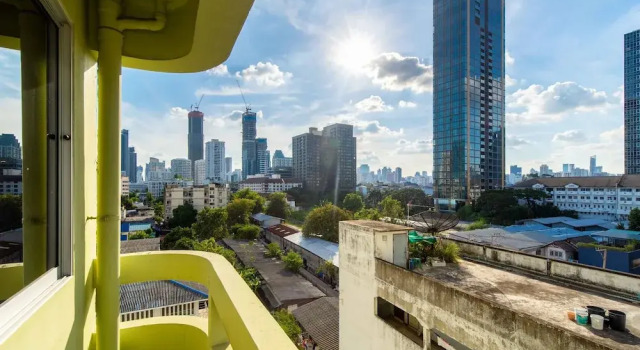 Двухместный номер Standard с балконом Petch Tower Ekkamai