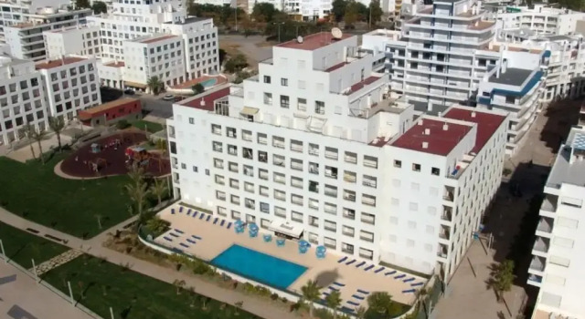 Апартаменты Superb Front Beach Pool Sea View Carteia Flat
