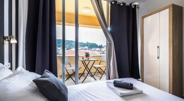 Двухместные апартаменты с балконом Apartments & Rooms Sunshine Home
