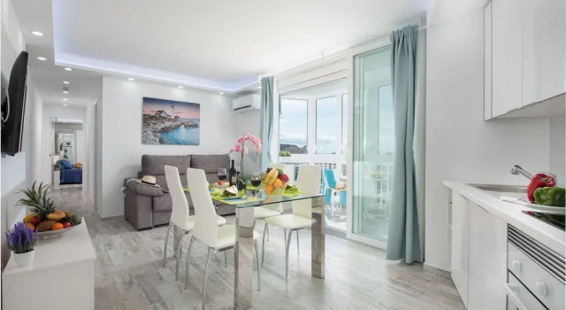 Y10D.Best Yomely apartment Las Americas, Забронировать Апартаменты/квартира Отели Плайя-де-лаc-Америкас с парковкой, рядом с Лос-Христианос, Парковка