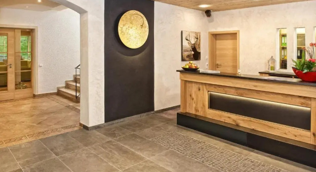 Kur- und Sporthotel Interest, Book Hotel Oberstaufen Bayern