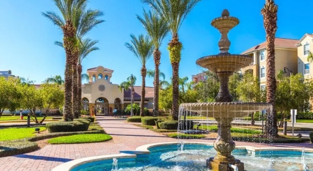 Penthouse Lake View 3 Bed Condo Convention Center 3 Bedroom Condo by RedAwning, Rezerwuj Hotel Orlando Kissimmee