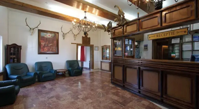 Castel Dracula, Varaa Hotelli  