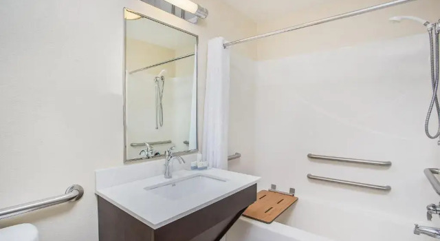 Двухместный номер Standard Candlewood Suites Bowling Green by IHG