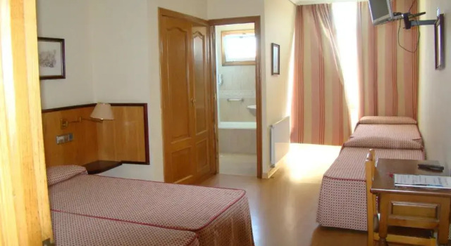 Четырёхместный номер Standard Hotel Miramar Playa America Nigran