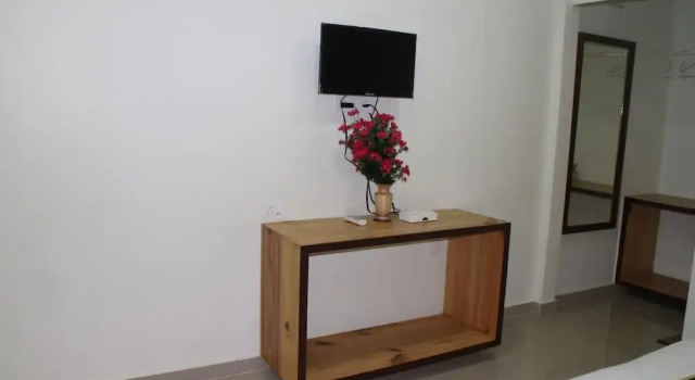 V Resorts Gulmohar Cottages Goa, Забронировать Отель Калангут Северный Гоа, рядом с Пляж Калангут