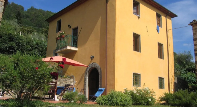 Коттедж с балконом 4-bed, Sleeps 8, Pets, Free Parking