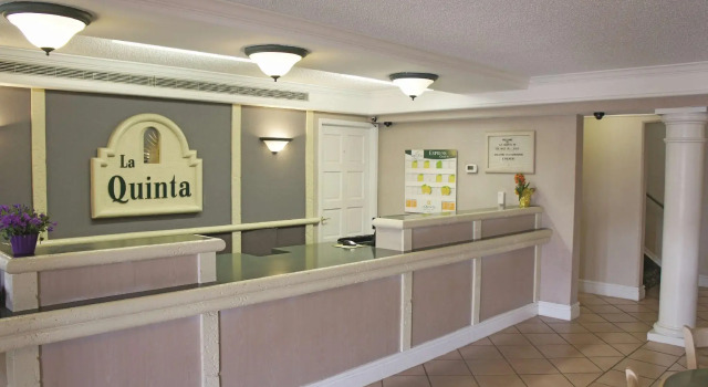 Двухместный люкс Deluxe La Quinta Inn by Wyndham Farmington