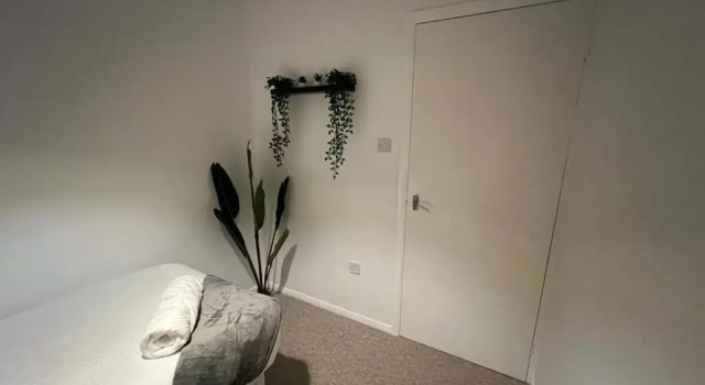 Impeccable 2-bed Apartment in Grays, London