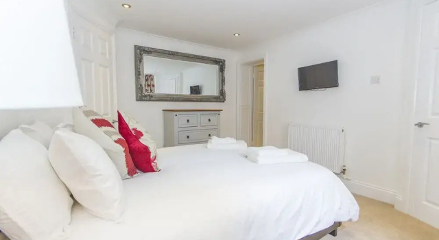 3 Bed- Raleigh by Pureserviced