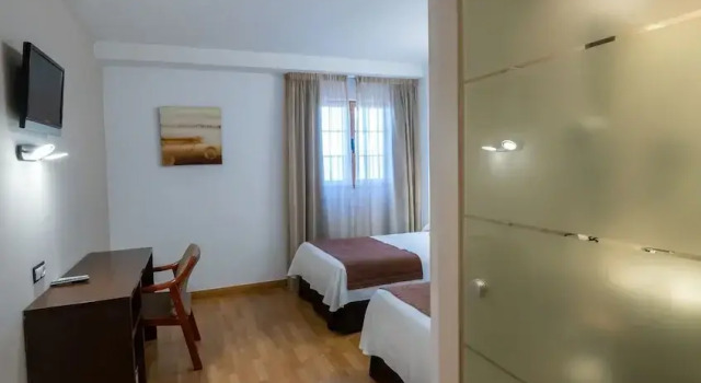Двухместный номер Standard c 1 комнатой Hotel Mozárbez Salamanca