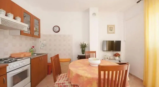 Апартаменты Apartments Mira - One Bedroom Apartment With Balcony