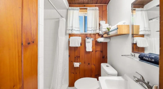Номер Superior CedarWood Inn