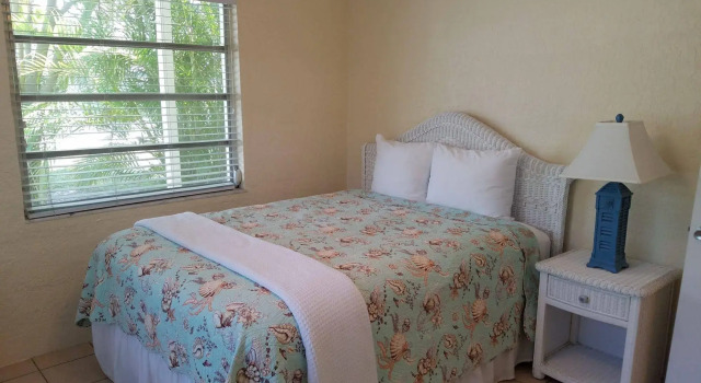 Cedar Cove Resort & Cottages, Забронировать Курортный отель Холмс-Бич Sarasota Area