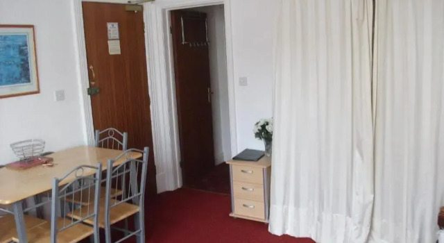 Апартаменты Standard Lawnswood Apartments