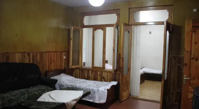 Giorgi Guesthouse, Забронировать Гостевой дом Отели Батуми с парковкой, рядом с Фонтан Нептуна, Парковка