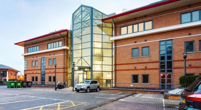 Deluxe Heathrow Apartments & Parking, Varaa Huoneisto Asunnot kohteessa Merseyside, Huoneisto