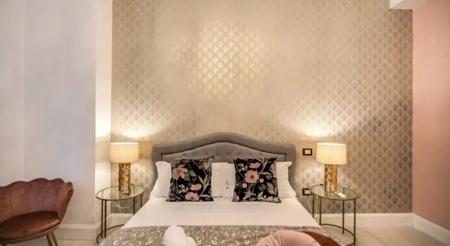 White Mirror Apartment