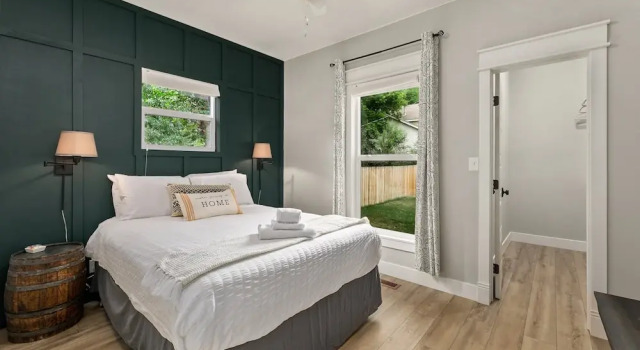 Коттедж Cozy Chic Home In Downtown Loveland!