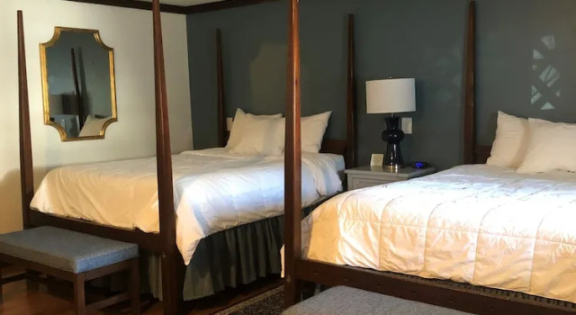 Четырёхместный номер Standard Beekman Arms and Delamater Inn