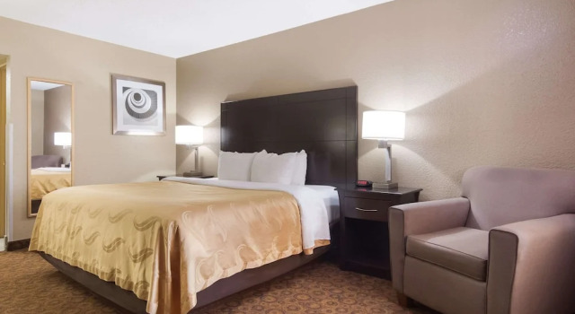 Двухместный номер Standard с балконом Quality Inn Magnolia