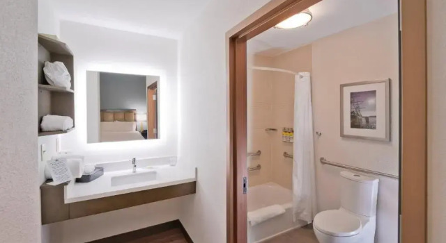 Люкс Candlewood Suites Baltimore - Inner Harbor by IHG