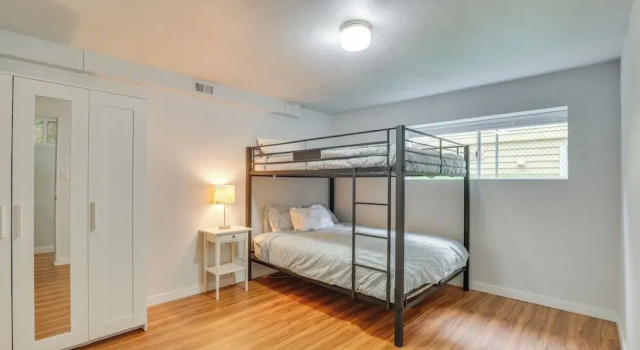 Коттедж 6 Mi to Lumen Field: Family-friendly Seattle Stay!