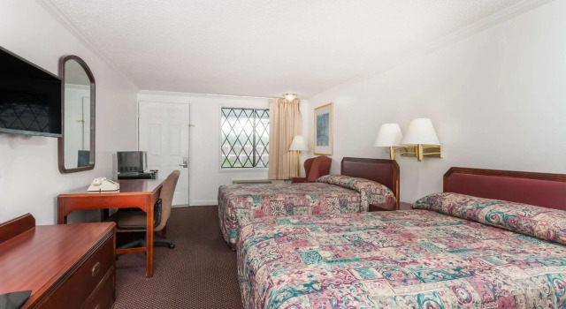 Четырёхместный номер Standard Knights Inn - Columbia
