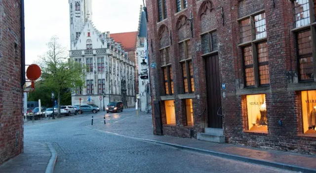 4B B&B Brugge, Забронировать Отель Отели Западной Фландрия 3 звезды, 3*