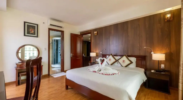 Люкс с видом на реку Midtown Hotel Hue